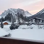 Haus Alpenruh Appartement *